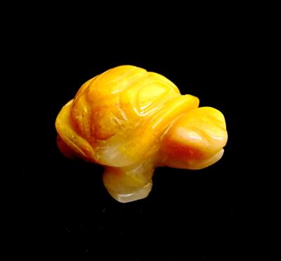 TORTOISE CARVING IN YELLOW JASPER.   SP12446POL