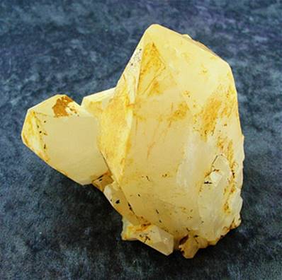 CANDLE QUARTZ CLUSTER SPECIMEN (MADAGASCAR). SP4785