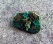 DIOPTASE POLISHED PEBBLE SPECIMEN. SP5726POL