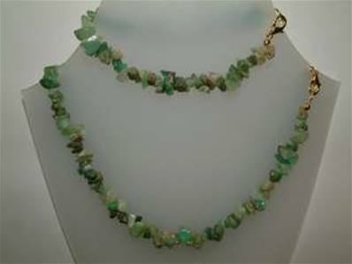 CHRYSOPRASE GEM CHIP 18" NECKLACE & 7" BRACELET TWO PIECE SET. SET = 46g. SPR694