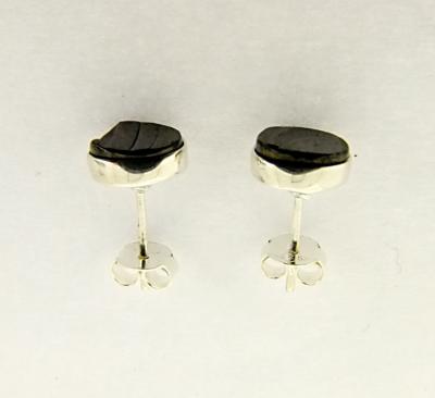 925 SILVER STUD EARRINGS.   SP12028ER