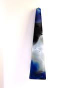 AGATE OBELISK WITH BLUE COLOURING.   SP12829POL   