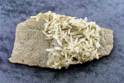 CALCITE DOGS TOOTH SPECIMEN. SP6973