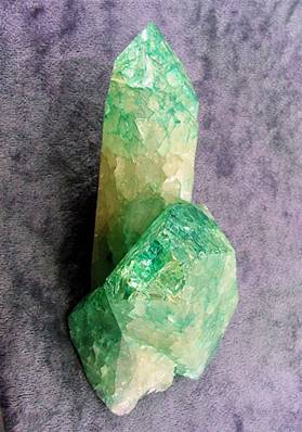 GREEN CRACKLE QUARTZ CLUSTER SPECIMEN. SP7612
