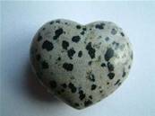 DALMATIAN JASPER GEMSTONE HEART. 40-45MM WIDE X 35MM HIGH. 45g. HRTDJA