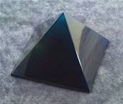 AGATE PYRAMID (BLUE DYED). SP8470POL