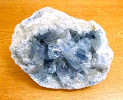 BLUE CELESTITE ROUGH CRYSTAL/ GEODE SPECIMEN. SP8804SHLF