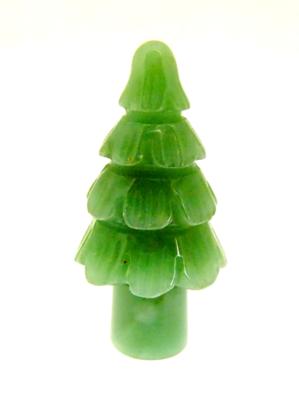 GEMSTONE CHRISTMAS TREE CARVING IN GREEN AVENTURINE.    SP12967POL