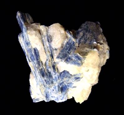 BLUE KYANITE BLADES IN QUARTZ SPECIMEN. SP9659