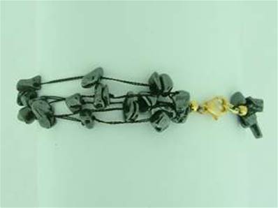 COTTON THREADED GEM CHIP BRACELET IN HEMATITE.    SPR1003