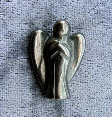 MINI ANGEL CARVING IN HEMATITE. SPR5090POL