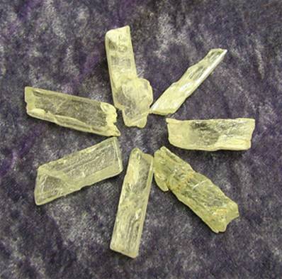 HIDDENITE ROUGH CRYSTAL CHIPS. SPR5420