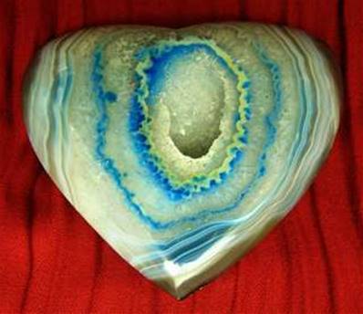 LARGE AGATE GEODE HEART. SP3329SHLF