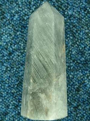 RUTILATED QUARTZ POLISHED POINT SPECIMEN. 102 X 37 X 35MM APROX. 212g. SP161POL