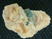 APATITE WITH FELDSPAR & CALCITE SPECIMEN. 53 X 34 X 26MM APROX. 46g. SP962