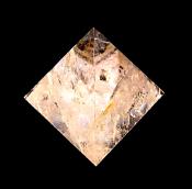 QUARTZ PYRAMID.   SP11343SHLF