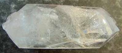 QUARTZ TWIN POINT SPECIMEN. 175 X 55 X 57MM APROX. 958g. SP1479