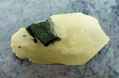 MILKY QUARTZ POINT WITH BLACK TOURMALINE INCLUSION. SP5571