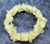 MULTI CHIP ELASTICATED CLUSTER BRACELET IN PREHNITE.   SPR3959BR