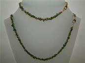 TSAVORITE GEM CHIP 18" NECKLACE & 7" BRACELET TWO PIECE SET. SET = 16g. SPR691