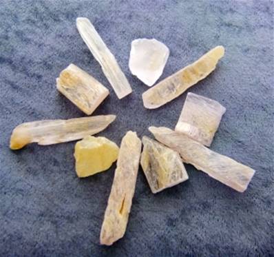 RUTILATED KUNZITE ROUGH CRYSTAL SPECIMENS (SMALL SIZE). SPR8989