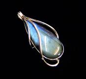 925 SILVER PENDANT FEATURING A LARGE TEARDROP SHAPE  CABOCHON IN LABRADORITE.   SP11761PEND