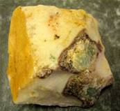 GREEN/ PINK TOURMALINE IN QUARTZ SPECIMEN. 90 X 88 X 43MM APROX. 455g.