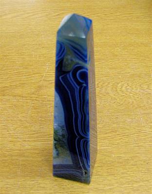 ONE OFF AGATE OBELISK IN BLUE. SP7053POL