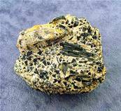 BLACK TOURMALINE IN FELDSPAR MATRIX. SP7468