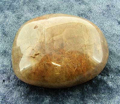 POLISHED RUTILATED SMOKEY QUARTZ PEBBLE. SP5258POL