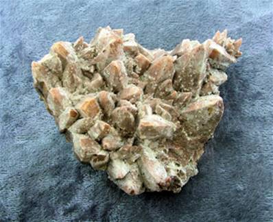 CALCITE CLUSTER SPECIMEN. SP5781