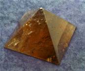 SMOKEY QUARTZ PYRAMID. SP8454POL