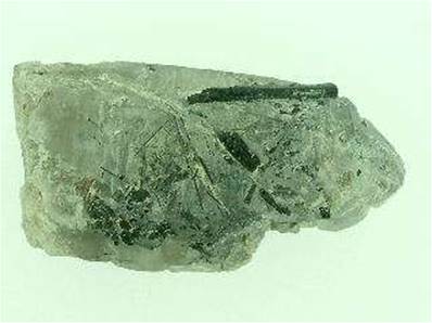 TOURMALINE IN QUARTZ SPECIMEN ETCHED WITH MICA. 65 X 35 X 27MM APROX. 82g. SP85