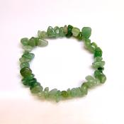 ELASTICATED GREEN AVENTURINE CLUSTER CHIP BRACELET.   SPR15165BR