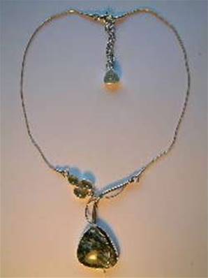 SERAFINA AND AQUAMARINE PENDANT NECKLACE. 33g. SERAQPEND01