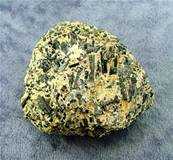 BLACK TOURMALINE IN FELDSPAR MATRIX. SP7468