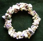 MULTI CHIP ELASTICATED CLUSTER BRACELET IN CHAROITE.    SPR3983BR