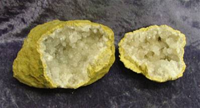 MOROCCAN QUARTZ GEODE SPECIMEN. SP4532