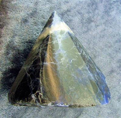 SODALITE TOP POLISHED POINT SPECIMEN. SP4929POL