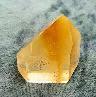 POLISHED GOLDEN RUTILATED QUARTZ POINT. SP6560POL