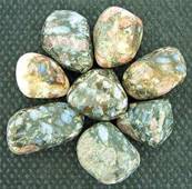 QUE SERA / LLANITE TUMBLED PEBBLES. 35 - 50MM ACROSS. 35 - 50g. SPR1883POL