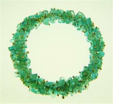 MULTI CHIP ELASTICATED CLUSTER BRACELET IN APATITE.   SPR3960BR