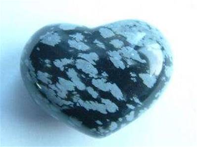 SNOWFLAKE OBSIDIAN MINI PUFF HEART.   HRT25SNO