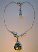 SERAFINA AND AQUAMARINE PENDANT NECKLACE. 33g. SERAQPEND01