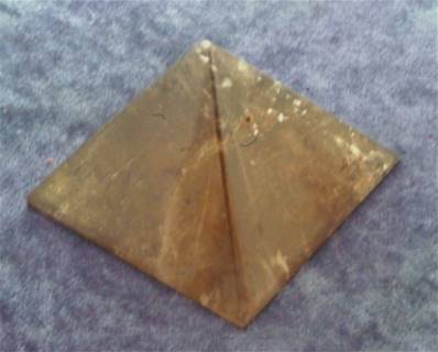SMOKEY QUARTZ PYRAMID. SP8454POL