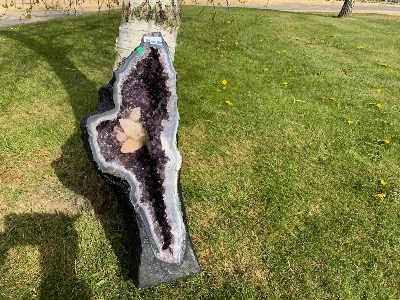 AMETHYST CAVE SPECIMEN sp13450  with frosted calcite flower  