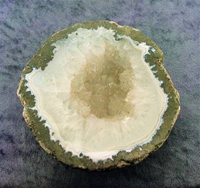 CHALCEDONY HALF GEODE SPECIMEN. SP8165POL