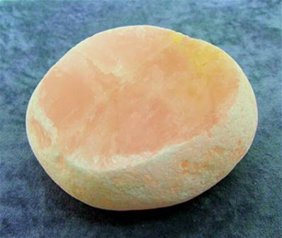ROSE QUARTZ DRAGON'S EGG OR 'SEER' STONE. SP8425POL