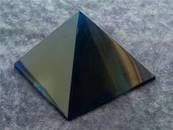 AGATE PYRAMID (BLUE DYED). SP8470POL