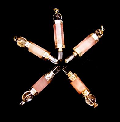 ROSE QUARTZ THREE PIECE HEALING WAND STYLE PENDANT.   SPR1058PEND